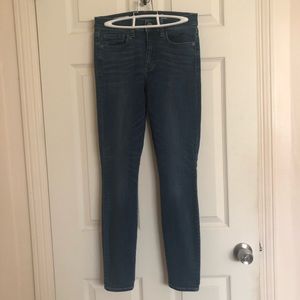 GAP Resolution True Skinny Jeans size 26s
